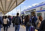 Treni soppressi sulla Trapani-Palermo e bus insufficienti: pendolari esasperati tra disagi e proteste