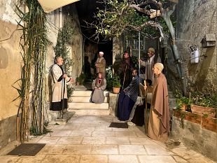 valderice-la-bibbia-nel-parco-illumina-il-borgo-di-san-marco-successo-per-la-prima-serata