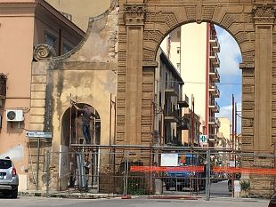 partiti-i-lavori-per-la-sistemazione-dellarco-della-porta-di-mare