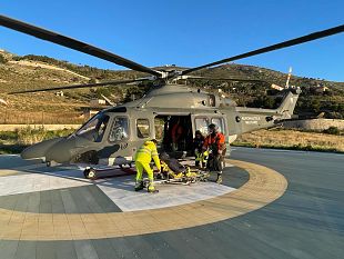 da-pantelleria-a-trapani-il-31-stormo-soccorre-un-uomo-di-70-anni