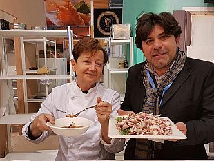 video-la-cuoca-ines-bertini-presenta-il-kepurp-ed-un-piatto-con-i-capperi-di-pantelleria