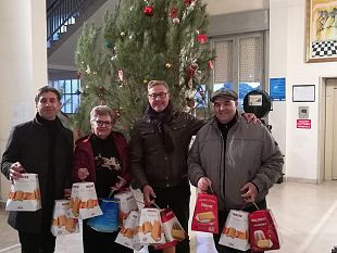 trapani-lassociazione-a-svi-tur-onlus-consegna-panettoni-in-occasione-delle-festivita-natalizie