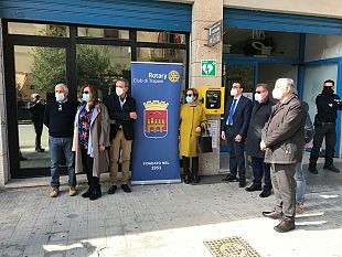 trapani-il-rotary-club-dona-un-defibrillatore-posizionato-allesterno-dellinps