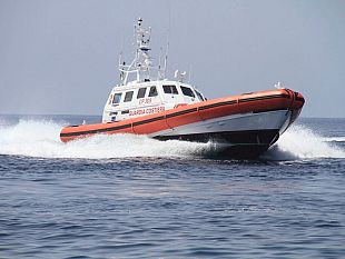 pantelleria-pescatore-finisce-in-mare-salvato-dalla-guardia-costiera