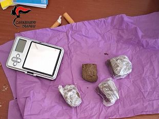 spaccia-mentre-e-ai-domiciliari-arrestato-19enne-nel-rione-san-giuliano