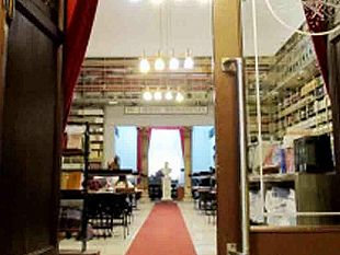 le-antiche-colonne-arabe-della-biblioteca-fardelliana