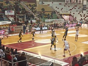 pallacanestro-trapani-ko-con-torino-i-granata-non-sanno-piu-vincere-in-casa