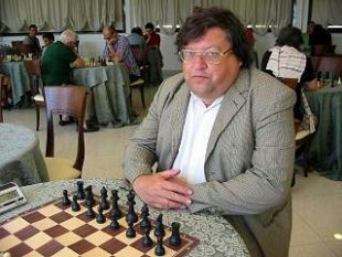 scacchi-il-grande-maestro-russo-igor-naumkin-a-mazara