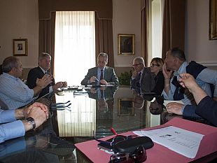 incontro-in-prefettura-sui-gravi-problemi-del-porto-di-mazara-del-vallo