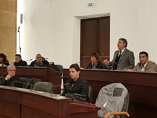 mazara-consiglio-comunale-come-un-porto-ritorni-partenze-ed-arrivi-c-e-chi-aspetta-e-chi-si-arrabbia