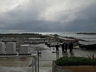 stamane-la-capitaneria-a-pattinare-al-porto-di-marinella-di-selinunte