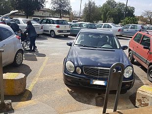il-parcheggio-per-disabili-occupato-da-incivili-la-denuncia-di-serena-navetta