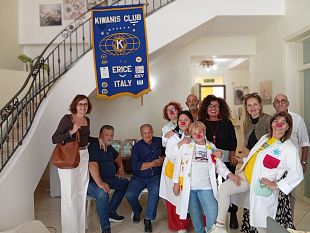 festa-dei-nonni-iniziativa-del-kiwanis-di-erice-in-casa-alloggio-per-anziani
