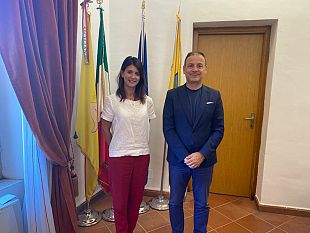 la-neo-dirigente-del-commissariato-di-ps-laura-cavasino-in-visita-al-comune