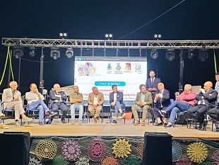 la-rinascita-a-partire-dalla-vigna-se-ne-parlato-nel-corso-di-un-talk-nella-ii-edizione-di-vino-vivo-a-petrosino