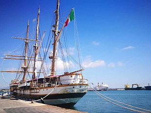 la-nave-scuola-palinuro-in-sosta-a-trapani-ecco-quando-portela-visitare