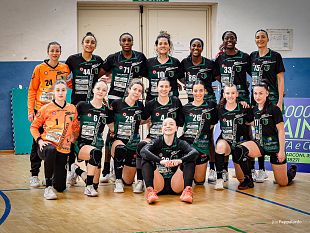 handball-erice-domina-la-regular-season-e-vola-ai-play-off-quattro-arpie-in-nazionale