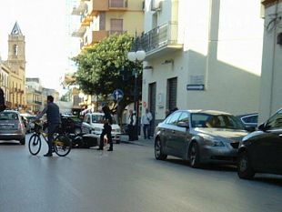 mazara-incidente-stradale-auto-moto-in-corso-vittorio-veneto