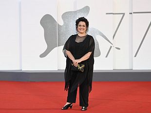 partanna/lattrice-laura-giordani-domenica-a-partanna-con-il-suo-spettacolo