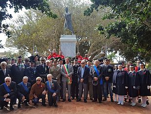 il-4-novembre-a-campobello-celebrazioni-per-la-giornata-dellunita-nazionale-e-delle-forze-armate-con-la-fanfara-dei-bersaglieri
