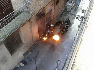 marsala-incendio-ad-un-panificio-del-centro-storico