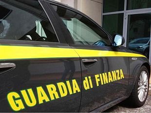 vendicari-auto-in-sosta-nella-riserva-protetta-la-fiamme-gialle-sequestrano-unarea-di-10-ettari