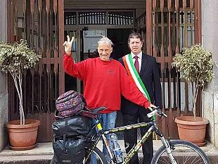 campobello-ieri-il-ciclista-giramondo-janus-river-in-citta