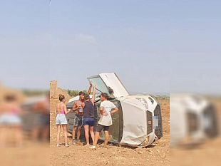 auto-si-ribalta-sulla-sp-per-triscina