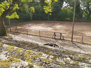 fronte-comune-impianto-sportivo-della-pineta-di-erice-in-stato-di-abbandono
