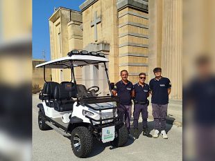 mazara-attivato-il-servizio-di-assistenza-e-trasporto-allinterno-del-cimitero-con-golf-cart-elettrici