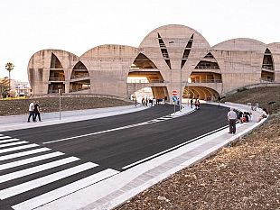 gibellina-dopo-31-anni-aperta-la-strada-che-attraversa-il-teatro-di-pietro-consagra
