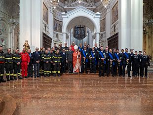 i-vigili-del-fuoco-e-la-capitaneria-di-porto-festeggiano-la-patrona-santa-barbara