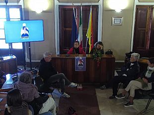 violenza-contro-le-donne-a-favignana-istituzioni-e-cittadini-avviano-percorso-comune