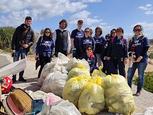 plastic-free-a-triscinaraccolti-50-sacchi-di-spazzatura-dai-volontari