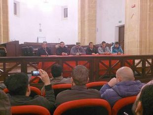 assemblea-del-coordinamento-9-dicembre-pochi-mazaresi-accardo-andremo-nelle-case-a-far-scendere-la-gente-per-le-strade