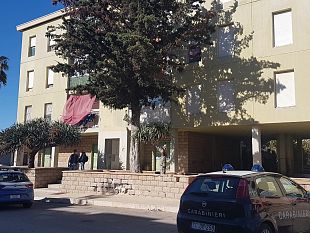mazara-uomo-armato-barricato-col-figlio-a-minaccia-suicidio-2