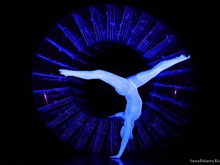 trapani-in-scena-levolution-dance-theater-con-night-garden