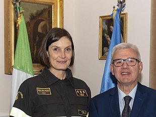 il-prefetto-ha-ricevuto-ling-biancamaria-cristini-nuovo-comandante-prov-dei-vigili-del-fuoco