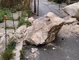 distacco-del-masso-a-castellammare-del-golfo-il-comune-rassicura-sulla-sicurezza-del-porto