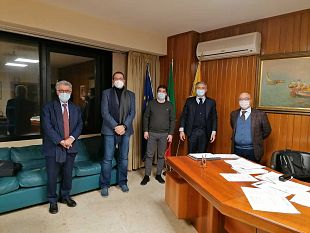 il-distretto-della-pesca-ha-incontrato-lassessore-regionale-alla-pesca-toni-scilla
