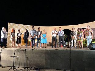 chiu-scuru-di-mezzanotti-un-po-fari-stasera-a-torretta-granitola-in-scena-la-commedia-dialettale-per-la-regia-di-elio-indelicato