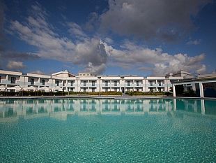 lhotel-selinunte-beach-cerca-personale-per-la-stagione-estiva-2019