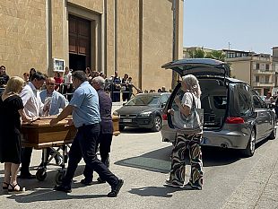 oggi-laddio-a-mary-bonanno-commozione-e-lutto-cittadino-per-la-vittima-di-femminicidio-a-castelvetrano