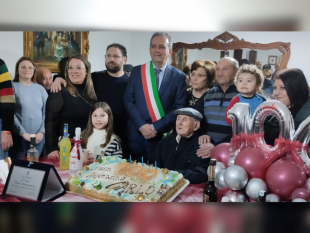 nuovo-centenario-a-marsala-e-nonno-carlo-sammartano-gli-auguri-dellamministrazione-grillo