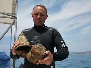 soprintendenza-del-mare-e-volontari-di-bcsicilia-rivengono-la-campana-di-un-antico-vascello-del-xvi-secolo-affondato-nelle-acque-di-agrigento