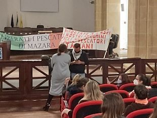 dopo-73-giorni-telefonata-fra-i-familiari-ed-i-marittimi-sequestrati-a-bengasi