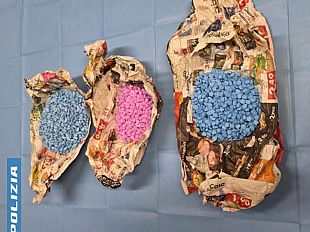 mazara-la-polizia-di-stato-sequestra-oltre-un-chilo-di-ecstasy-arrestata-una-donna