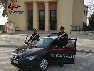 marsala-bara-cade-dal-mezzo-di-sollevamento-durante-la-sepoltura-intervengono-i-carabinieri