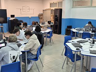 svolte-alli-tecnico-industriale-l-da-vinci-le-prove-di-selezione-scolastica-dei-campionati-italiani-di-informatica