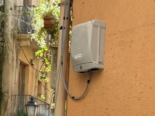 salemi-interrogazione-dellopposizione-sullinstallazione-di-cassette-per-la-fibra-ottica-nel-centro-storico